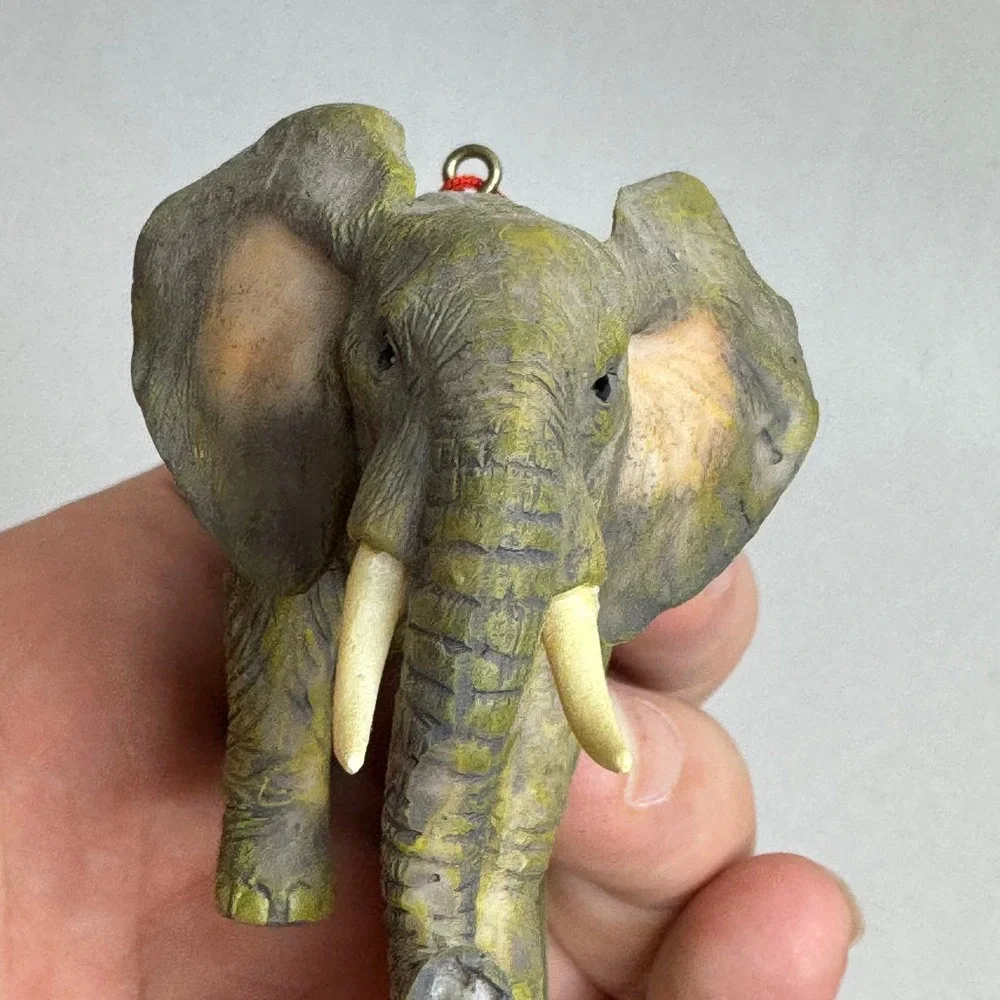 Bronners Christmas Wonderland Elephant Symbol of the‎ Elephant Ornament Figurine